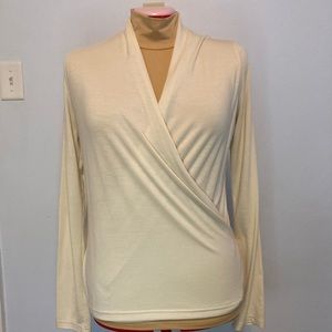 Banana Republic threadsoft wrap top cream sz M